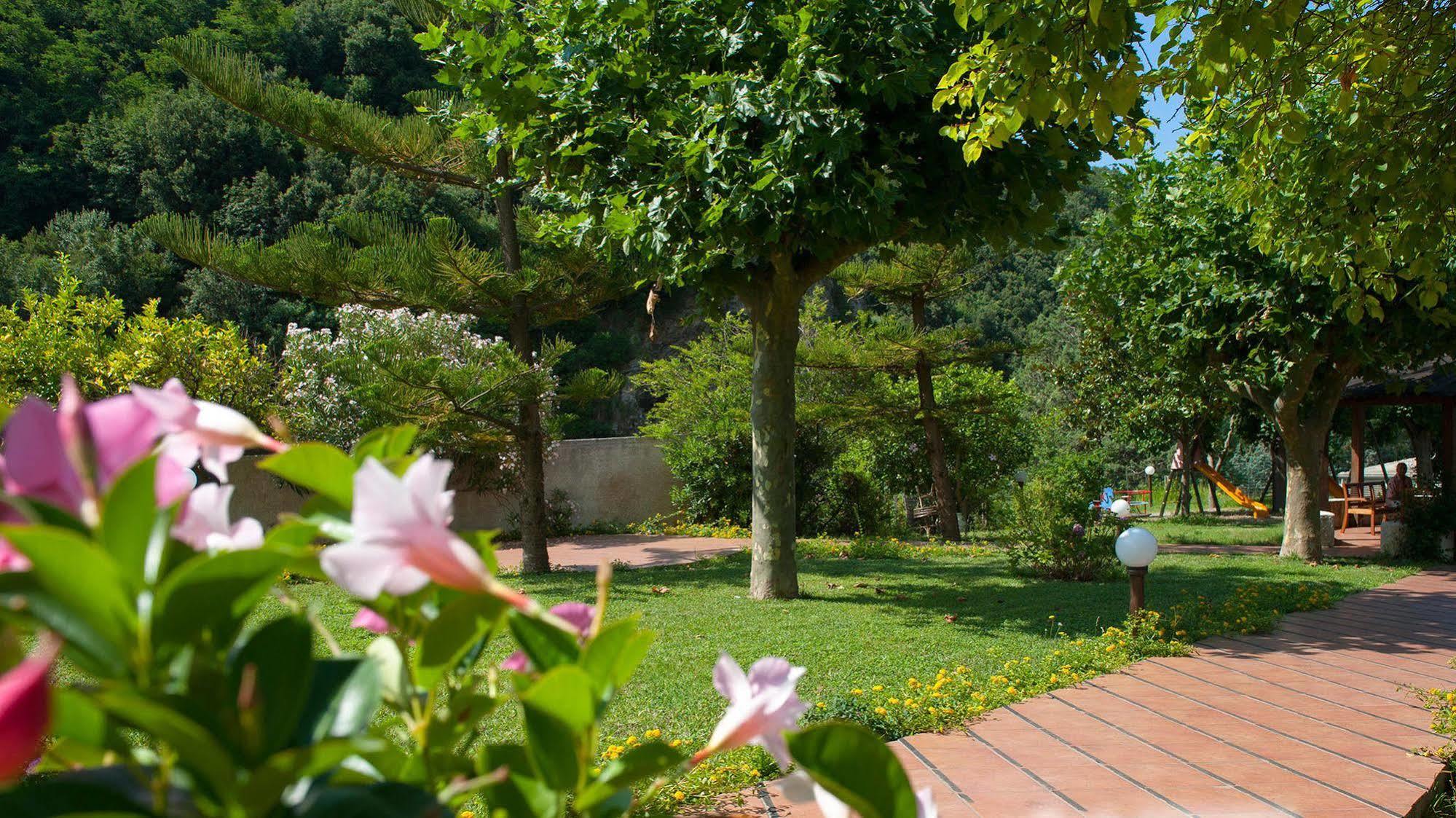 Hotel Parco Delle Rose Acquappesa Bagian luar foto